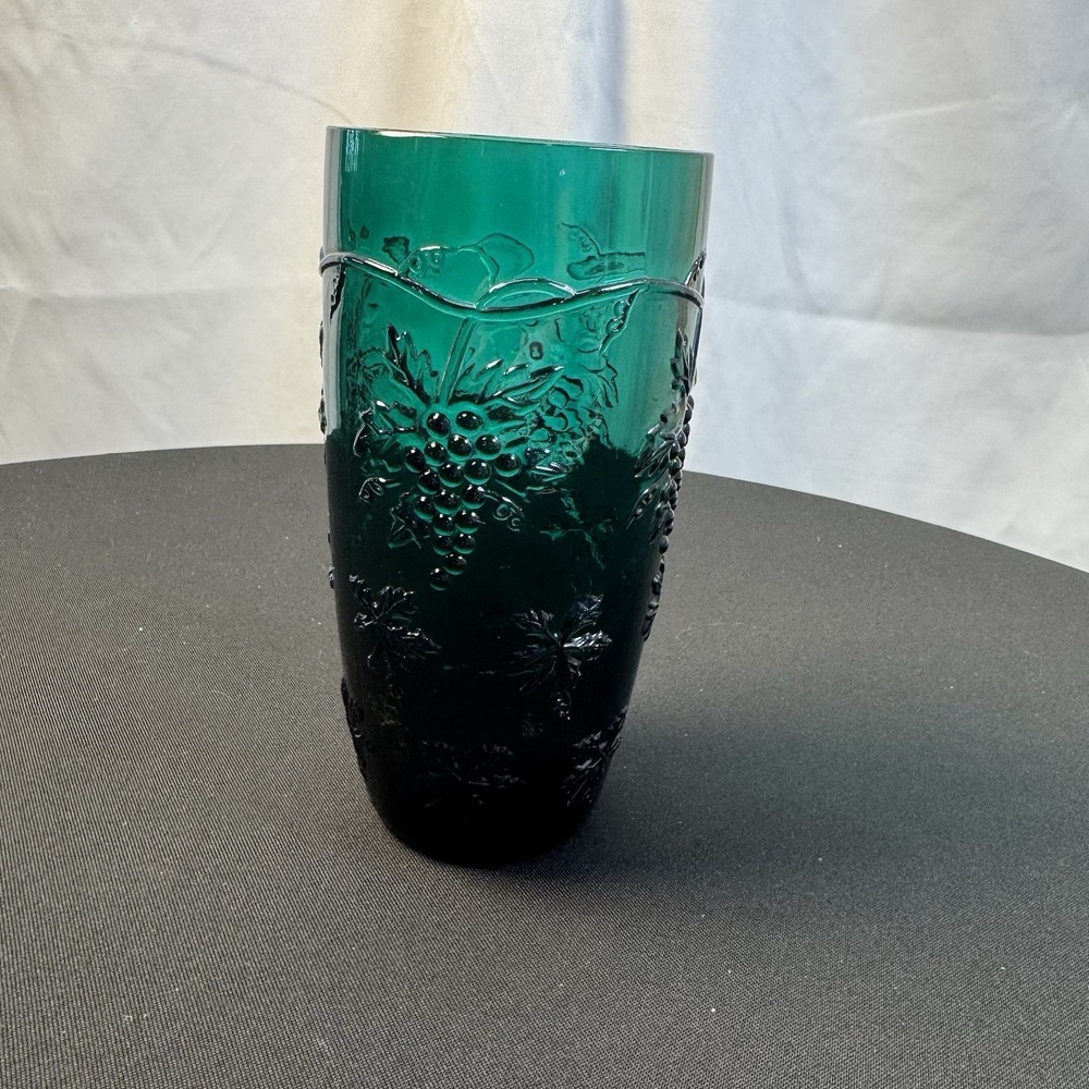 Vintage Emerald Green Glass Tumbler Grapes‎ & Grape Vines